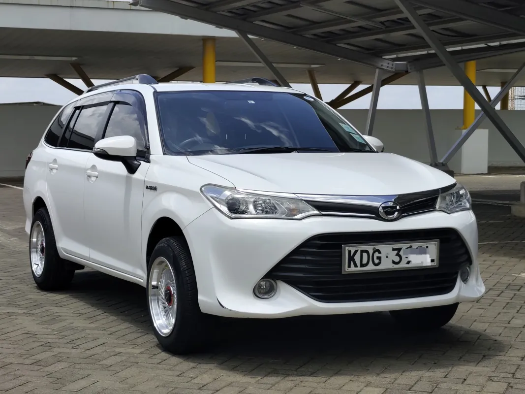 2014 Toyota Fielder Hatchback