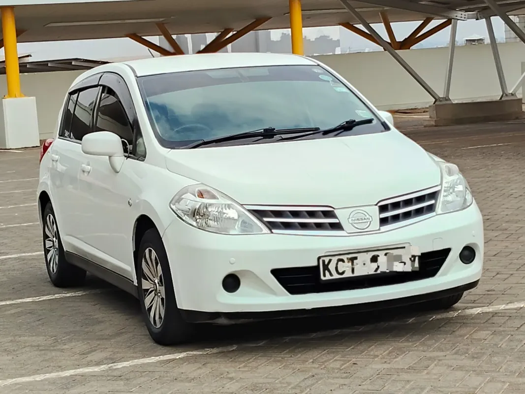 2011 Nissan TIIDA Hatchback