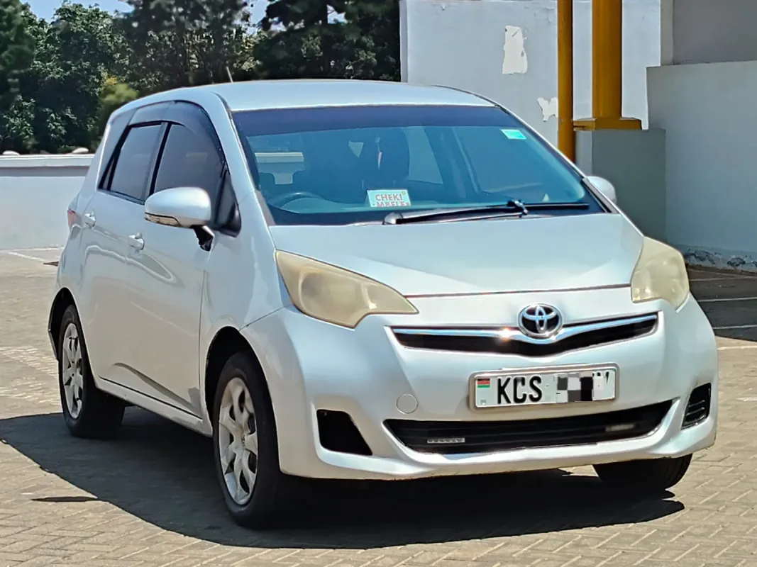 2011 Toyota Ractis Hatchback