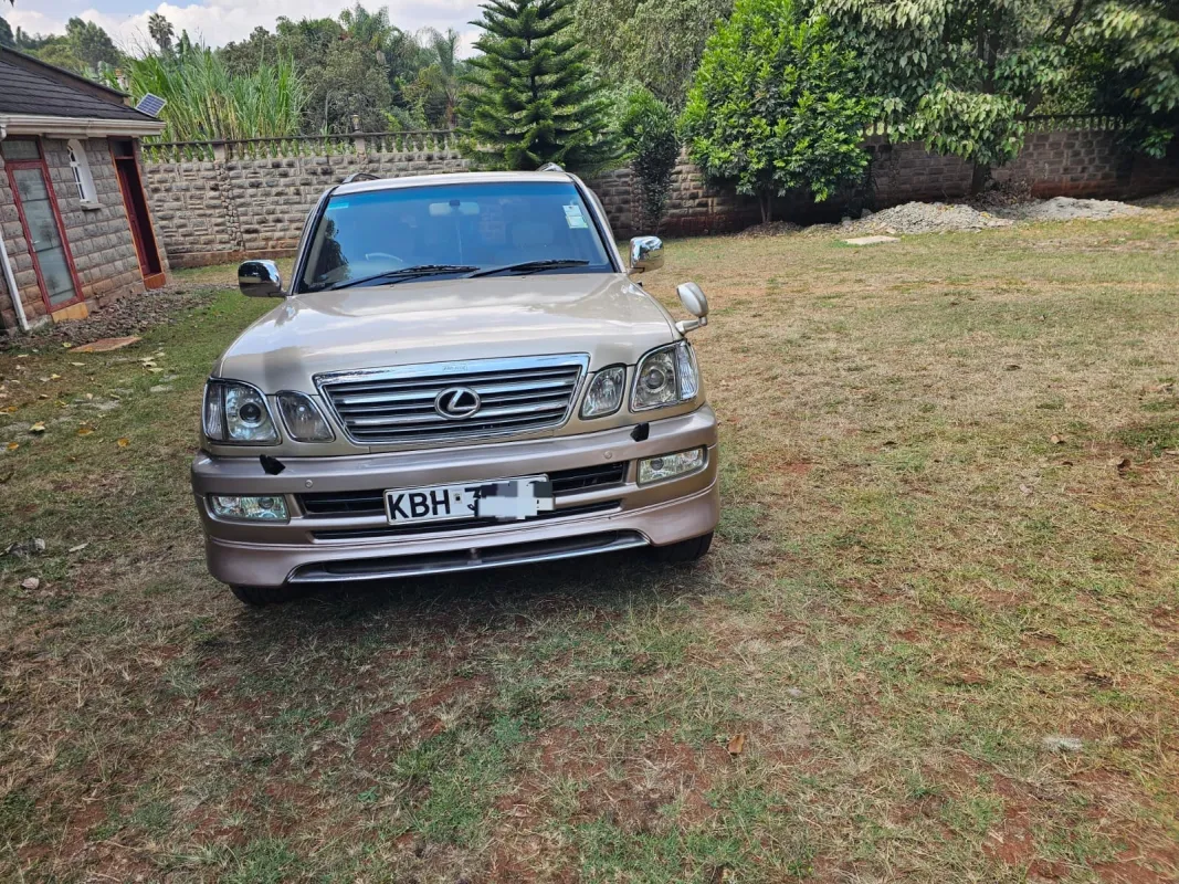  - LX 570